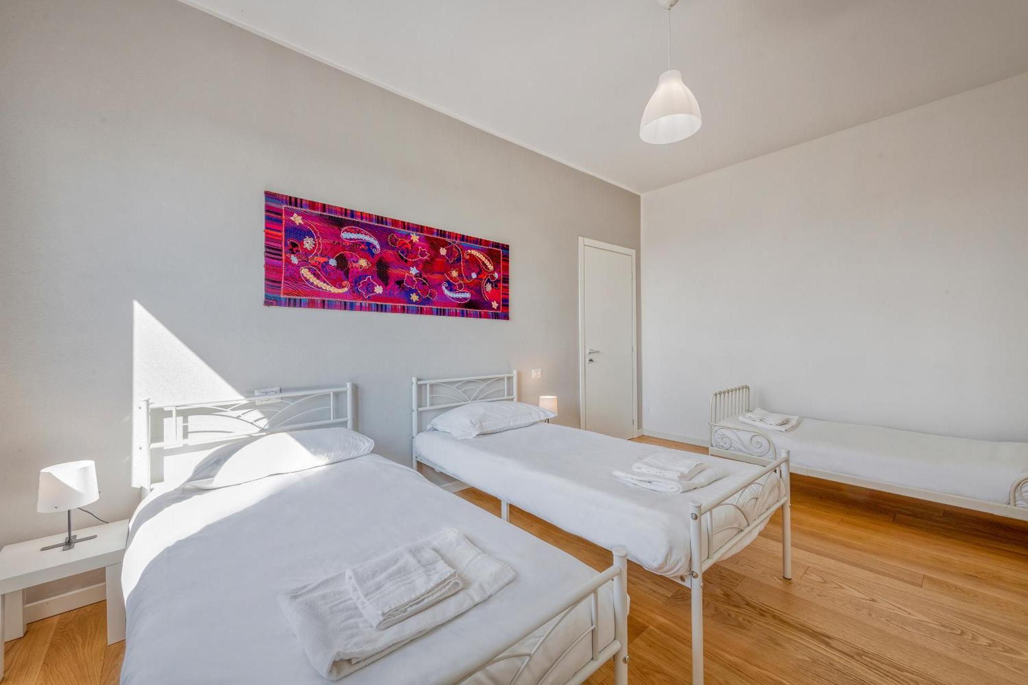 Omodeo, 19 - Ampio E Panoramico Apartment Milan Bagian luar foto